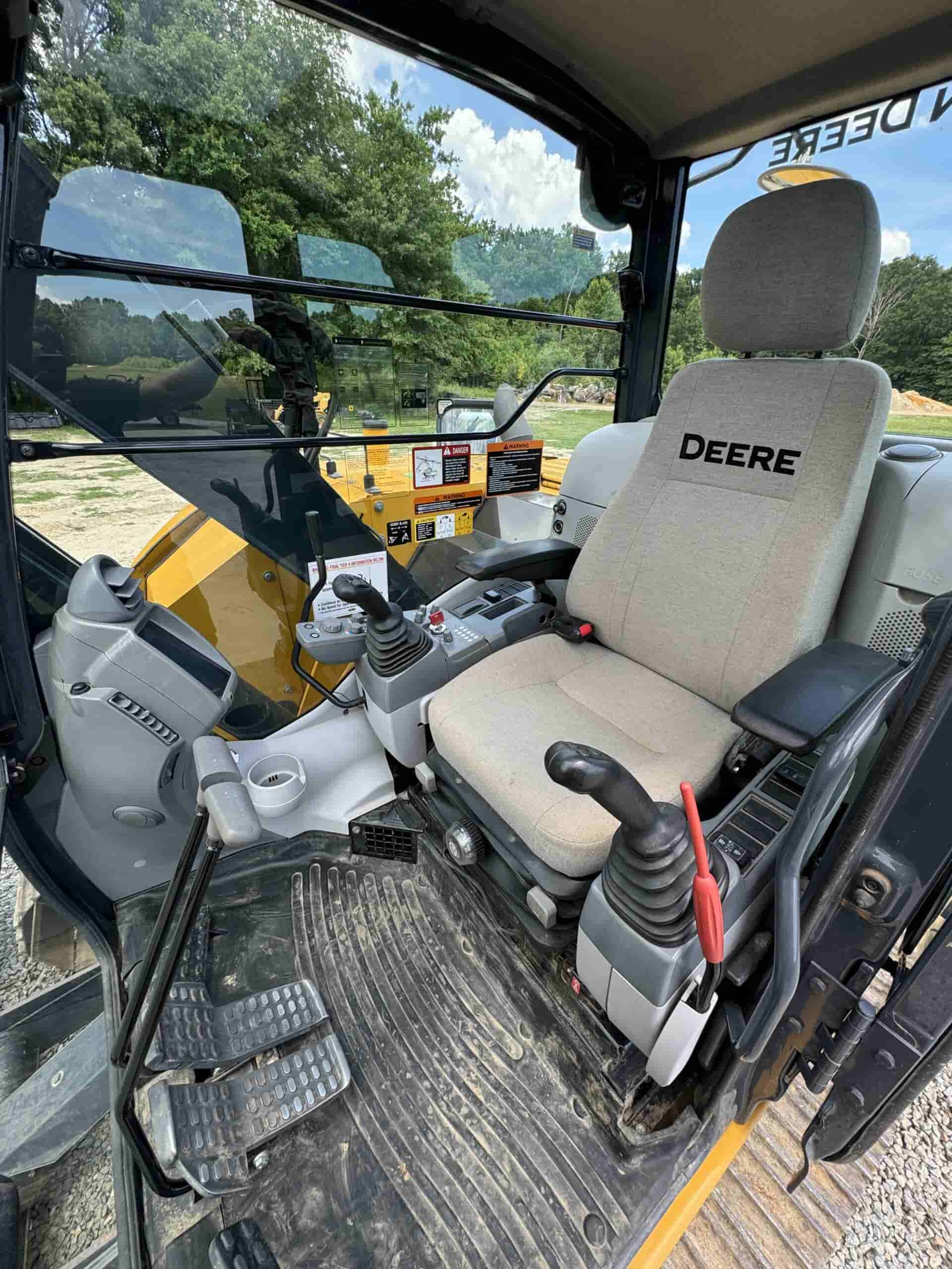 2020 JOHN DEERE 75G
